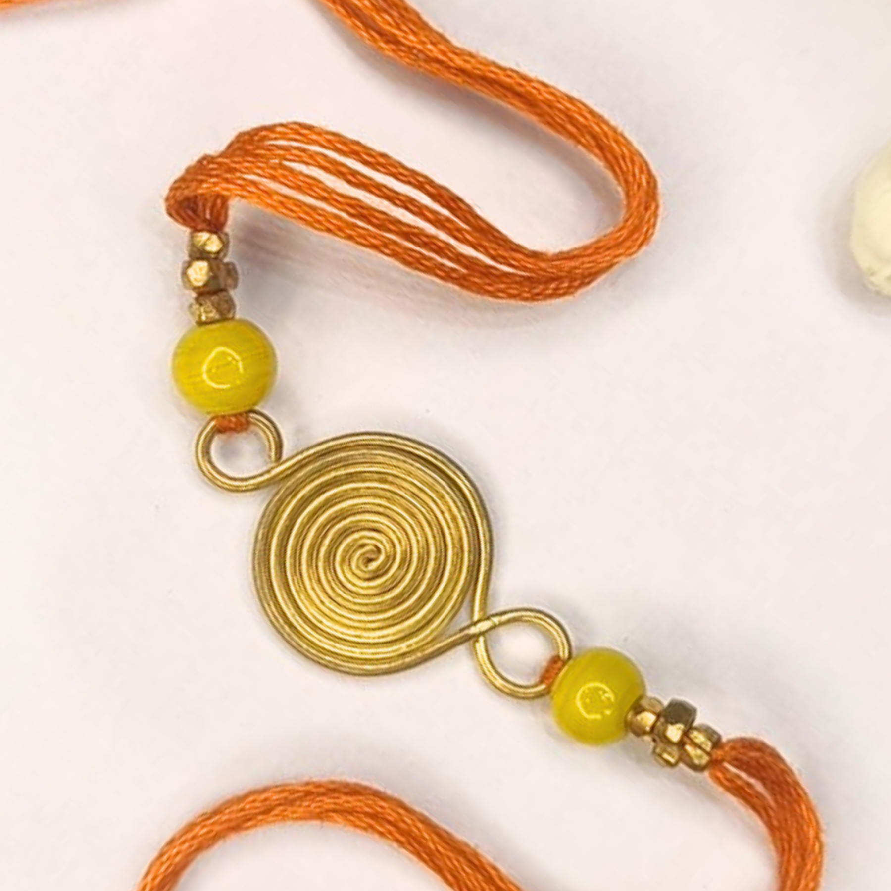 Sunehri Spiral Rakhi